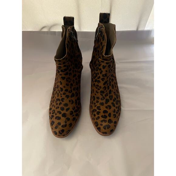 UGG Kingsburg‎ Leopard Bootie - Picture 3 of 7